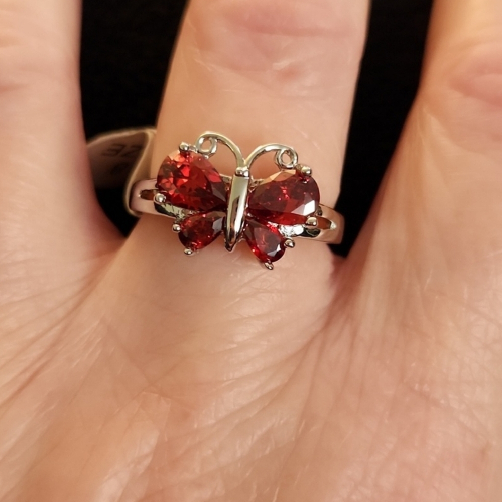 NEW - Ring -  Butterfly -  size 8